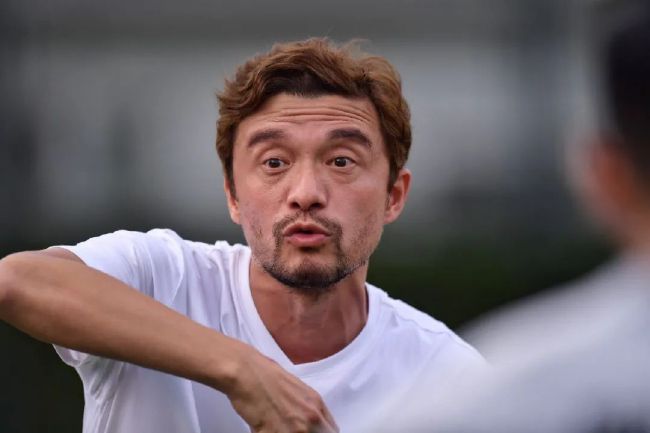 叶辰笑道：美女，不要这么冷酷嘛。